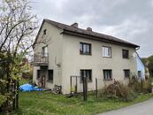 Prodej RD dvě bytové jednotky, prostorná dvou garáž s pozemkem 921 m2 , cena 3960000 CZK / objekt, nabízí 