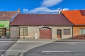 Rodinný dům na pozemku 1 456 m2 se stodolou 250 m2 - Želetava, cena 2790000 CZK / objekt, nabízí 